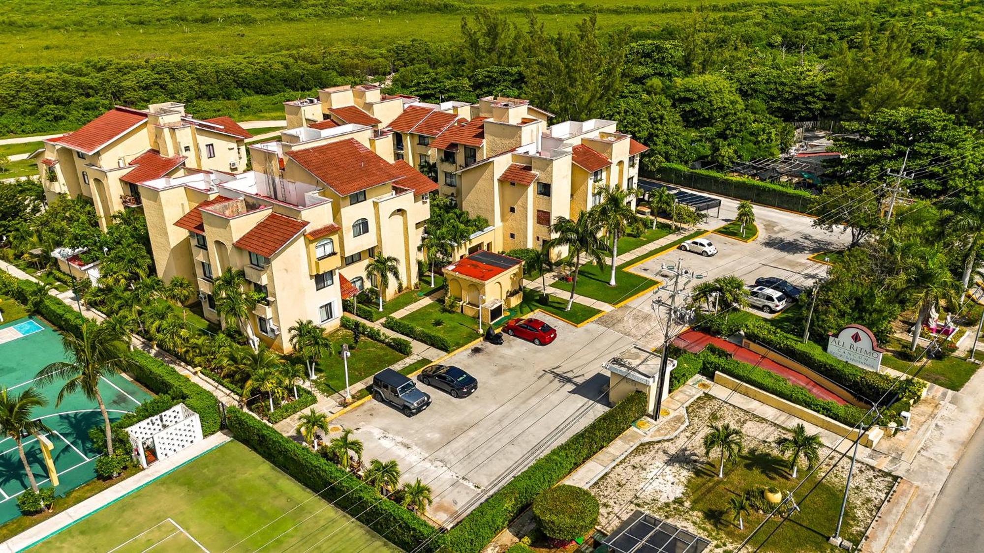 All Ritmo Cancun Resort & Water Park Exterior photo